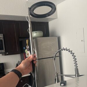 Adjustable plant growing light